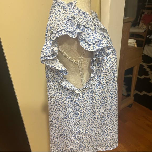 NWT GAP Flutter Sleeve Split Neck Tie Flower Blouse/ Shirt Size Medium - Picture 3 of 11